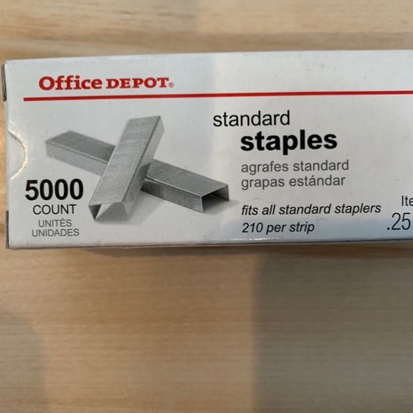 Office Depot- standard staples! Almost a full 5,000 count pack. Missing 1 or 2! - Picture 2 of 6